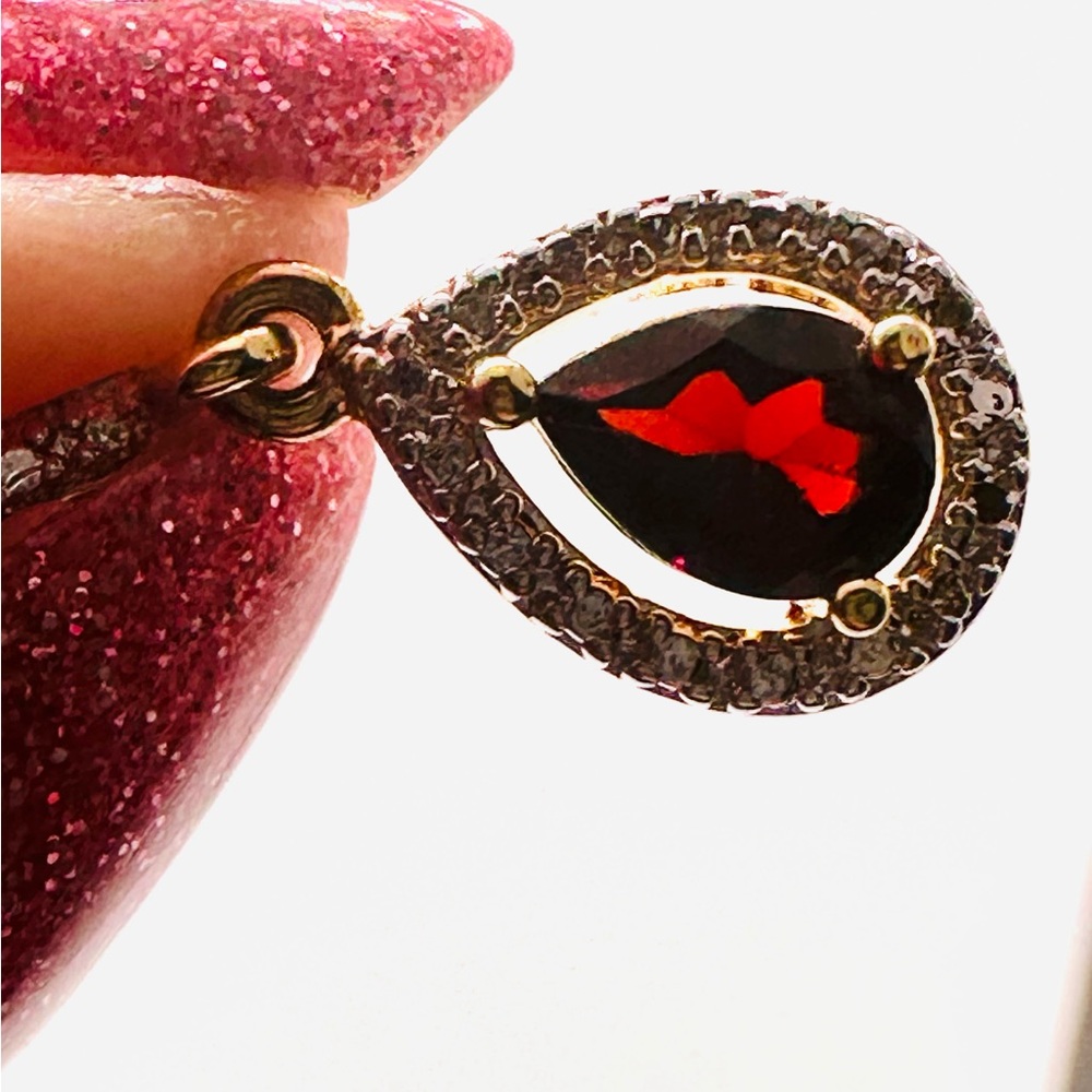 Last pair. Garnet and Diamonds Studs. - Picture 6 of 7